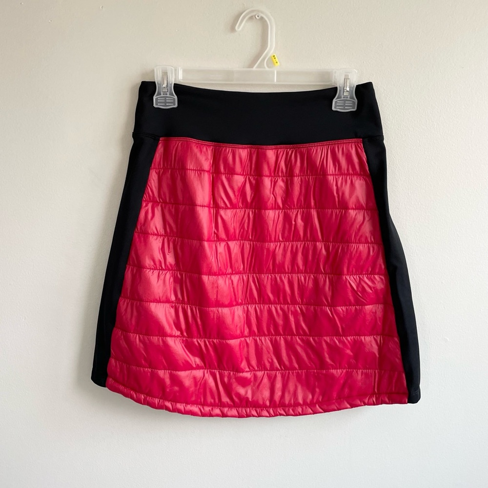 ANIVIVO RED PUFFER SKIRT ZIP POCKETS BLACK TRIM ADJUSTABLE WAIST SPORTS WEAR